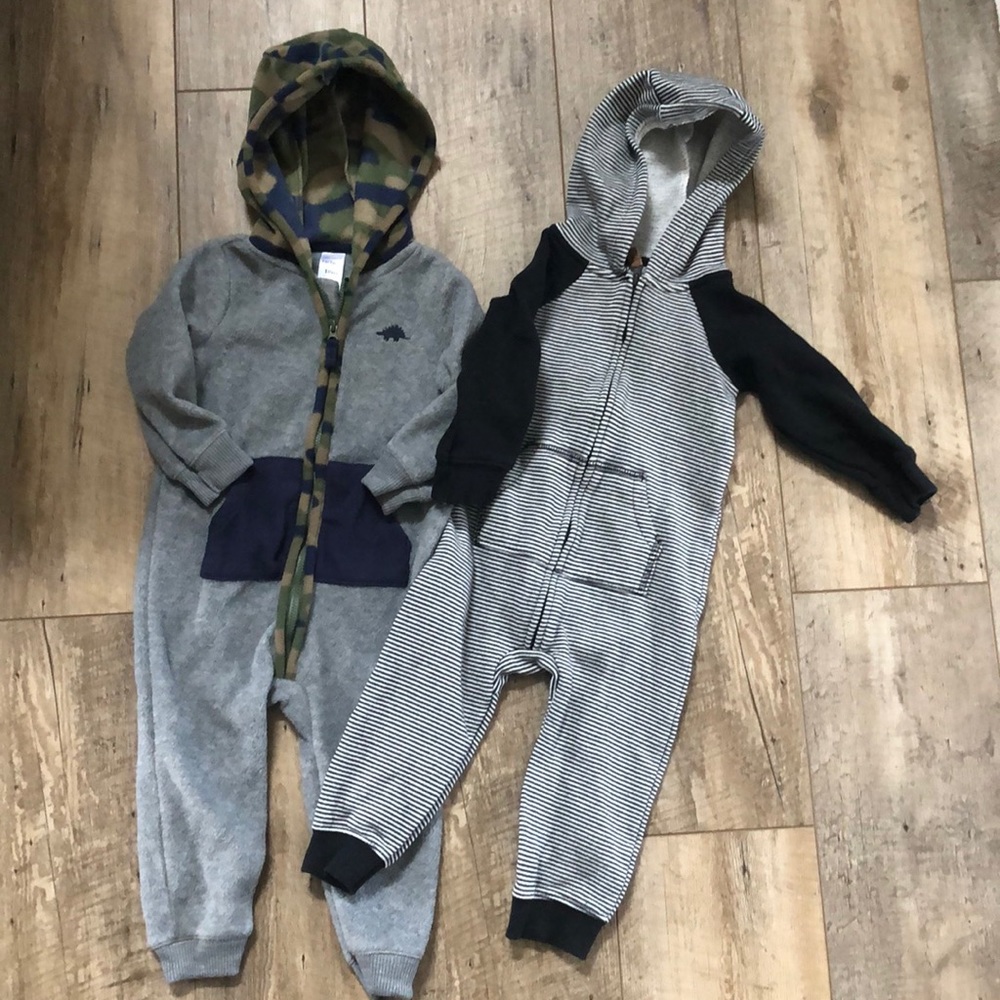 Set of boys long sleeve one piece Outfits - EUC